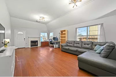 5302 Walnut Grove Drive, Austin, TX 78744 - Photo 2