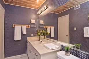 910 Duncan Ln, Austin, TX 78705 - Photo 6