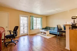 910 Duncan Ln, Austin, TX 78705 - Photo 2