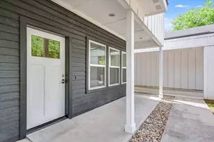 1121 Walton Ln, Austin, TX 78721 - Photo 2