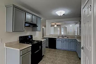 12417 NE Sky Harbor Dr, Del Valle, TX 78617 - Photo 4