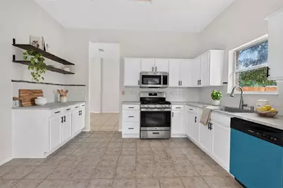 6901 Bancroft Woods Drive, Austin, TX 78729 - Photo 8