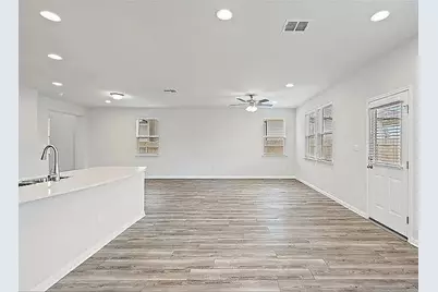 10801 Sentinel Drive, Austin, TX 78747 - Photo 4