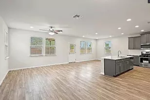 10801 Sentinel Dr, Austin, TX 78747 - Photo 6