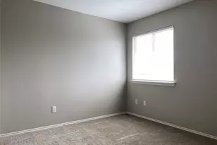 304 Azurite Dr, Jarrell, TX 76537 - Photo 4