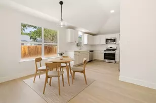 1006 Cottonbowl Dr, Taylor, TX 76574 - Photo 10