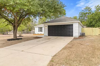 1006 Cottonbowl Drive, Taylor, TX 76574 - Photo 4