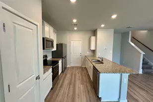 605 W South St, Leander, TX 78641 - Photo 4