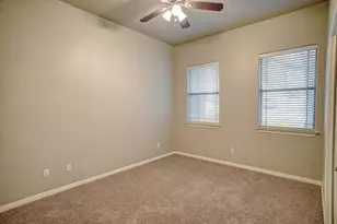 105 S Kaupo Dr, Bastrop, TX 78602 - Photo 20