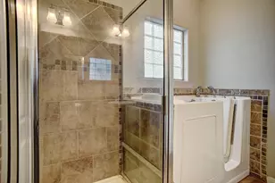 105 S Kaupo Dr, Bastrop, TX 78602 - Photo 14