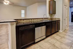 105 S Kaupo Dr, Bastrop, TX 78602 - Photo 6