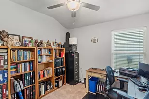 200 Grapefruit Rd, Hutto, TX 78634 - Photo 20