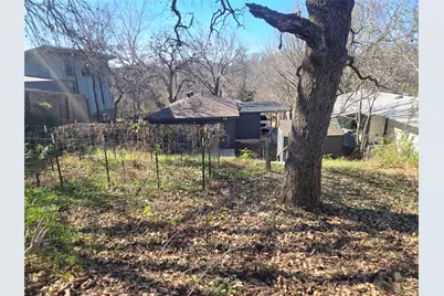 1307 Deloney Street, Austin, TX 78721 - Photo 34