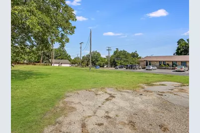 1000 N Main Street, Taylor, TX 76574 - Photo 2