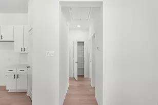 25641 Flora Bella Ln, Elgin, TX 78621 - Photo 12