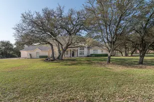 517 Park Pl Dr, Georgetown, TX 78628 - Photo 2