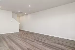 105 Texas Agate Dr, Kyle, TX 78640 - Photo 2