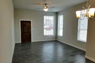 166 Lakeview Ct, Kyle, TX 78640 - Photo 2