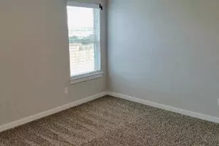 166 Lakeview Ct, Kyle, TX 78640 - Photo 8