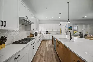 8308 Orizzonte St, Austin, TX 78744 - Photo 10