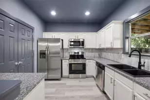 38 Deer Ridge Rd, Wimberley, TX 78676 - Photo 2