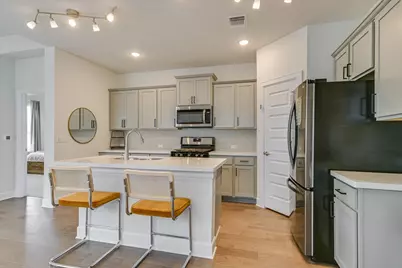 8607 McKamy Drive, Austin, TX 78744 - Photo 10