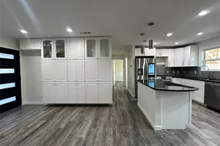 908 Plateau Cir, Austin, TX 78745 - Photo 6