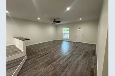 908 Plateau Circle, Austin, TX 78745 - Photo 6