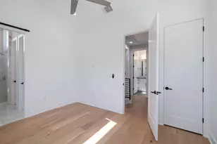 1104 E 2nd St, Austin, TX 78702 - Photo 14