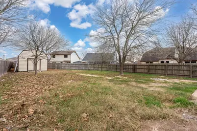 210 Summerside Avenue, Lockhart, TX 78644 - Photo 26