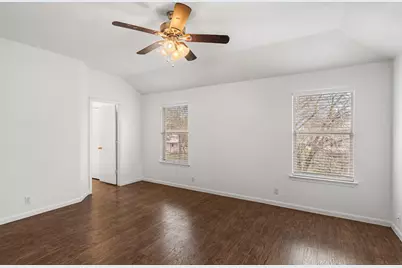 210 Summerside Avenue, Lockhart, TX 78644 - Photo 16