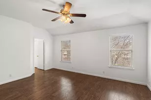 210 Summerside Ave, Lockhart, TX 78644 - Photo 16