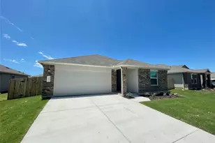 107 Sophora Dr, Hutto, TX 78634 - Photo 2