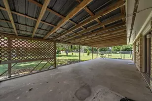 213 Atascosa St, Lockhart, TX 78644 - Photo 16