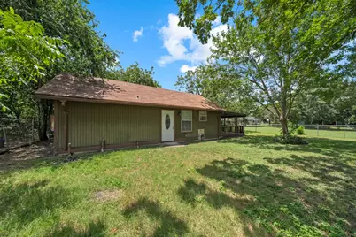 213 Atascosa Street, Lockhart, TX 78644 - Photo 20
