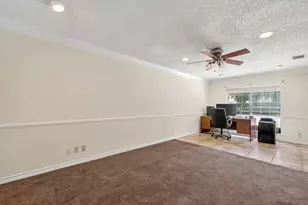 213 Atascosa St, Lockhart, TX 78644 - Photo 12