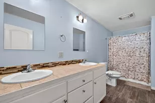 213 Atascosa St, Lockhart, TX 78644 - Photo 28