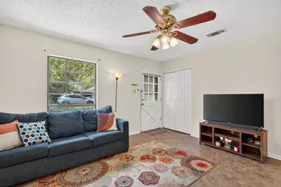 213 Atascosa Street, Lockhart, TX 78644 - Photo 4