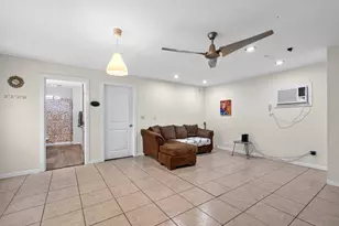 213 Atascosa St, Lockhart, TX 78644 - Photo 22