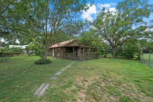 213 Atascosa St, Lockhart, TX 78644 - Photo 20