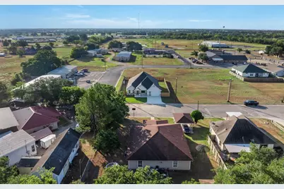 340 Cactus Street, Giddings, TX 78942 - Photo 30