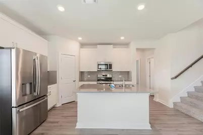512 Clearlake Drive, Hutto, TX 78634 - Photo 10