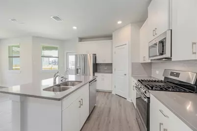 512 Clearlake Drive, Hutto, TX 78634 - Photo 12