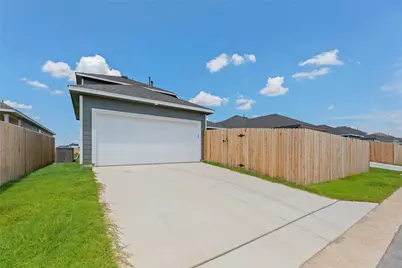 512 Clearlake Drive, Hutto, TX 78634 - Photo 36