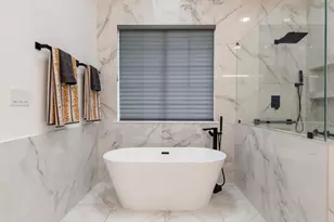 346 The Oaks Blvd, Elgin, TX 78621 - Photo 18