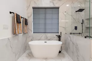 346 The Oaks Blvd, Elgin, TX 78621 - Photo 18