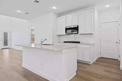 8006 Shining Flor Run, Lago Vista, TX 78645 - Photo 12