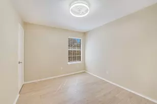 6808 Luckenbach Ln, Austin, TX 78729 - Photo 16