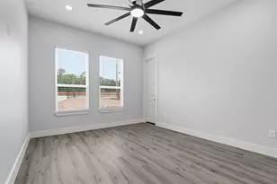 123 Los Robles Rd, Elgin, TX 78621 - Photo 16