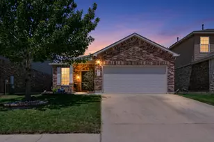 120 Palm Dr, Buda, TX 78610 - Photo 2